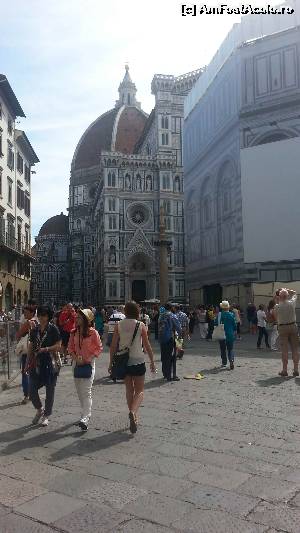 [P02] Spre Catedrala Santa Maria del Fiore. In dreapta Baptisteriul » foto by Mika
 - 
<span class="allrVoted glyphicon glyphicon-heart hidden" id="av620561"></span>
<a class="m-l-10 hidden" id="sv620561" onclick="voting_Foto_DelVot(,620561,1230)" role="button">șterge vot <span class="glyphicon glyphicon-remove"></span></a>
<a id="v9620561" class=" c-red"  onclick="voting_Foto_SetVot(620561)" role="button"><span class="glyphicon glyphicon-heart-empty"></span> <b>LIKE</b> = Votează poza</a> <img class="hidden"  id="f620561W9" src="/imagini/loader.gif" border="0" /><span class="AjErrMes hidden" id="e620561ErM"></span>