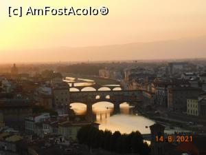 [P02] Apus de soare la Piazzale Michelangelo, Florenţa: podurile de pe Arno » foto by irinad
 - 
<span class="allrVoted glyphicon glyphicon-heart hidden" id="av1257598"></span>
<a class="m-l-10 hidden" id="sv1257598" onclick="voting_Foto_DelVot(,1257598,1230)" role="button">șterge vot <span class="glyphicon glyphicon-remove"></span></a>
<a id="v91257598" class=" c-red"  onclick="voting_Foto_SetVot(1257598)" role="button"><span class="glyphicon glyphicon-heart-empty"></span> <b>LIKE</b> = Votează poza</a> <img class="hidden"  id="f1257598W9" src="/imagini/loader.gif" border="0" /><span class="AjErrMes hidden" id="e1257598ErM"></span>