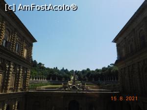 [P20] O privire de la fereastră a Palazzo Pitti către Giardini di Boboli » foto by irinad
 - 
<span class="allrVoted glyphicon glyphicon-heart hidden" id="av1259099"></span>
<a class="m-l-10 hidden" id="sv1259099" onclick="voting_Foto_DelVot(,1259099,1230)" role="button">șterge vot <span class="glyphicon glyphicon-remove"></span></a>
<a id="v91259099" class=" c-red"  onclick="voting_Foto_SetVot(1259099)" role="button"><span class="glyphicon glyphicon-heart-empty"></span> <b>LIKE</b> = Votează poza</a> <img class="hidden"  id="f1259099W9" src="/imagini/loader.gif" border="0" /><span class="AjErrMes hidden" id="e1259099ErM"></span>