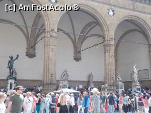 [P21] Loggia dei Lanzi, Florența.  » foto by mihaelavoicu
 - 
<span class="allrVoted glyphicon glyphicon-heart hidden" id="av1002760"></span>
<a class="m-l-10 hidden" id="sv1002760" onclick="voting_Foto_DelVot(,1002760,1230)" role="button">șterge vot <span class="glyphicon glyphicon-remove"></span></a>
<a id="v91002760" class=" c-red"  onclick="voting_Foto_SetVot(1002760)" role="button"><span class="glyphicon glyphicon-heart-empty"></span> <b>LIKE</b> = Votează poza</a> <img class="hidden"  id="f1002760W9" src="/imagini/loader.gif" border="0" /><span class="AjErrMes hidden" id="e1002760ErM"></span>