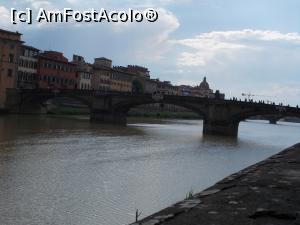 [P17] Vecinul său, Ponte Santa Trinita.  » foto by mihaelavoicu
 - 
<span class="allrVoted glyphicon glyphicon-heart hidden" id="av1056294"></span>
<a class="m-l-10 hidden" id="sv1056294" onclick="voting_Foto_DelVot(,1056294,1230)" role="button">șterge vot <span class="glyphicon glyphicon-remove"></span></a>
<a id="v91056294" class=" c-red"  onclick="voting_Foto_SetVot(1056294)" role="button"><span class="glyphicon glyphicon-heart-empty"></span> <b>LIKE</b> = Votează poza</a> <img class="hidden"  id="f1056294W9" src="/imagini/loader.gif" border="0" /><span class="AjErrMes hidden" id="e1056294ErM"></span>