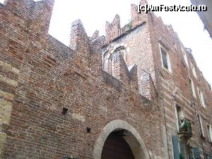 [P14] Casa lui Romeo din Verona » foto by vlado2
 - 
<span class="allrVoted glyphicon glyphicon-heart hidden" id="av549951"></span>
<a class="m-l-10 hidden" id="sv549951" onclick="voting_Foto_DelVot(,549951,1233)" role="button">șterge vot <span class="glyphicon glyphicon-remove"></span></a>
<a id="v9549951" class=" c-red"  onclick="voting_Foto_SetVot(549951)" role="button"><span class="glyphicon glyphicon-heart-empty"></span> <b>LIKE</b> = Votează poza</a> <img class="hidden"  id="f549951W9" src="/imagini/loader.gif" border="0" /><span class="AjErrMes hidden" id="e549951ErM"></span>