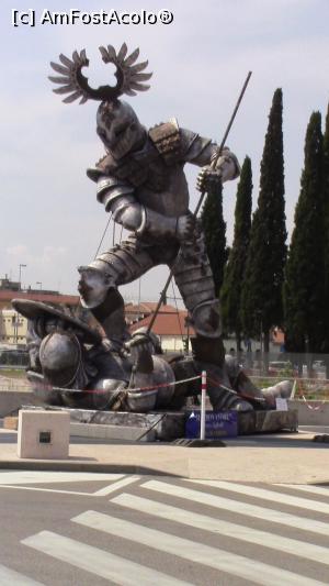 [P12] Complex statuar in Parcheggio Bus din Campo Marzo. Sub egida Verona Arena Opera Festival: „Il Trovatore”.  » foto by ovidiuyepi
 - 
<span class="allrVoted glyphicon glyphicon-heart hidden" id="av1155288"></span>
<a class="m-l-10 hidden" id="sv1155288" onclick="voting_Foto_DelVot(,1155288,1233)" role="button">șterge vot <span class="glyphicon glyphicon-remove"></span></a>
<a id="v91155288" class=" c-red"  onclick="voting_Foto_SetVot(1155288)" role="button"><span class="glyphicon glyphicon-heart-empty"></span> <b>LIKE</b> = Votează poza</a> <img class="hidden"  id="f1155288W9" src="/imagini/loader.gif" border="0" /><span class="AjErrMes hidden" id="e1155288ErM"></span>