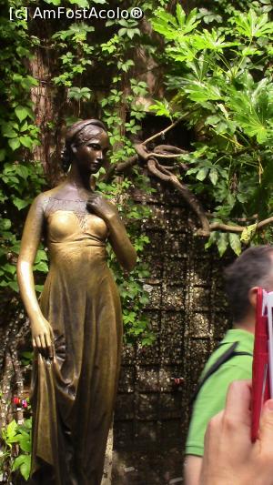 [P02] Statuia din bronz a Julietei.  » foto by ovidiuyepi
 - 
<span class="allrVoted glyphicon glyphicon-heart hidden" id="av1155278"></span>
<a class="m-l-10 hidden" id="sv1155278" onclick="voting_Foto_DelVot(,1155278,1233)" role="button">șterge vot <span class="glyphicon glyphicon-remove"></span></a>
<a id="v91155278" class=" c-red"  onclick="voting_Foto_SetVot(1155278)" role="button"><span class="glyphicon glyphicon-heart-empty"></span> <b>LIKE</b> = Votează poza</a> <img class="hidden"  id="f1155278W9" src="/imagini/loader.gif" border="0" /><span class="AjErrMes hidden" id="e1155278ErM"></span>