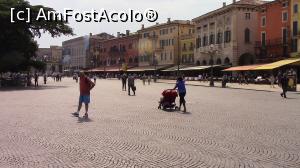[P08] Piazza Bra. Cladiri multicolore (Palazzo Malfeti de culoare rosiatica).  » foto by ovidiuyepi
 - 
<span class="allrVoted glyphicon glyphicon-heart hidden" id="av1155284"></span>
<a class="m-l-10 hidden" id="sv1155284" onclick="voting_Foto_DelVot(,1155284,1233)" role="button">șterge vot <span class="glyphicon glyphicon-remove"></span></a>
<a id="v91155284" class=" c-red"  onclick="voting_Foto_SetVot(1155284)" role="button"><span class="glyphicon glyphicon-heart-empty"></span> <b>LIKE</b> = Votează poza</a> <img class="hidden"  id="f1155284W9" src="/imagini/loader.gif" border="0" /><span class="AjErrMes hidden" id="e1155284ErM"></span>