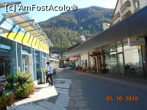 [P21] Străduță, magazine și în fundal muntele » foto by Mitica49
 - 
<span class="allrVoted glyphicon glyphicon-heart hidden" id="av1023682"></span>
<a class="m-l-10 hidden" id="sv1023682" onclick="voting_Foto_DelVot(,1023682,1236)" role="button">șterge vot <span class="glyphicon glyphicon-remove"></span></a>
<a id="v91023682" class=" c-red"  onclick="voting_Foto_SetVot(1023682)" role="button"><span class="glyphicon glyphicon-heart-empty"></span> <b>LIKE</b> = Votează poza</a> <img class="hidden"  id="f1023682W9" src="/imagini/loader.gif" border="0" /><span class="AjErrMes hidden" id="e1023682ErM"></span>