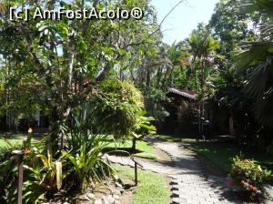 [P13] am ajuns la hotelul El Encanto, prima oprire in Cahuita, unde am fost predata cu bagaj administratorului de hotel si propietarul casutei unde voi sta.  » foto by grecudoina
 - 
<span class="allrVoted glyphicon glyphicon-heart hidden" id="av1079921"></span>
<a class="m-l-10 hidden" id="sv1079921" onclick="voting_Foto_DelVot(,1079921,1272)" role="button">șterge vot <span class="glyphicon glyphicon-remove"></span></a>
<a id="v91079921" class=" c-red"  onclick="voting_Foto_SetVot(1079921)" role="button"><span class="glyphicon glyphicon-heart-empty"></span> <b>LIKE</b> = Votează poza</a> <img class="hidden"  id="f1079921W9" src="/imagini/loader.gif" border="0" /><span class="AjErrMes hidden" id="e1079921ErM"></span>