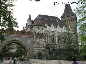 [P14] Castelul Vajdahunyad.  » foto by gettutza
 - 
<span class="allrVoted glyphicon glyphicon-heart hidden" id="av379883"></span>
<a class="m-l-10 hidden" id="sv379883" onclick="voting_Foto_DelVot(,379883,1275)" role="button">șterge vot <span class="glyphicon glyphicon-remove"></span></a>
<a id="v9379883" class=" c-red"  onclick="voting_Foto_SetVot(379883)" role="button"><span class="glyphicon glyphicon-heart-empty"></span> <b>LIKE</b> = Votează poza</a> <img class="hidden"  id="f379883W9" src="/imagini/loader.gif" border="0" /><span class="AjErrMes hidden" id="e379883ErM"></span>