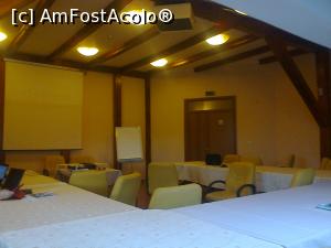 [P07] sala ronda » foto by lady_anca81
 - 
<span class="allrVoted glyphicon glyphicon-heart hidden" id="av805229"></span>
<a class="m-l-10 hidden" id="sv805229" onclick="voting_Foto_DelVot(,805229,1282)" role="button">șterge vot <span class="glyphicon glyphicon-remove"></span></a>
<a id="v9805229" class=" c-red"  onclick="voting_Foto_SetVot(805229)" role="button"><span class="glyphicon glyphicon-heart-empty"></span> <b>LIKE</b> = Votează poza</a> <img class="hidden"  id="f805229W9" src="/imagini/loader.gif" border="0" /><span class="AjErrMes hidden" id="e805229ErM"></span>