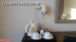 [P22] Uscătorul de păr, cana electrică, pliculețele de ceai, cafea și zahăr și două cești, cu lingurițe » foto by Costi
 - 
<span class="allrVoted glyphicon glyphicon-heart hidden" id="av719137"></span>
<a class="m-l-10 hidden" id="sv719137" onclick="voting_Foto_DelVot(,719137,1559)" role="button">șterge vot <span class="glyphicon glyphicon-remove"></span></a>
<a id="v9719137" class=" c-red"  onclick="voting_Foto_SetVot(719137)" role="button"><span class="glyphicon glyphicon-heart-empty"></span> <b>LIKE</b> = Votează poza</a> <img class="hidden"  id="f719137W9" src="/imagini/loader.gif" border="0" /><span class="AjErrMes hidden" id="e719137ErM"></span>