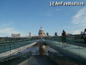 [P07] Milenium Bridge - Un design futurist. Podul este exclusiv pentru pietoni » foto by Dabator
 - 
<span class="allrVoted glyphicon glyphicon-heart hidden" id="av353332"></span>
<a class="m-l-10 hidden" id="sv353332" onclick="voting_Foto_DelVot(,353332,1570)" role="button">șterge vot <span class="glyphicon glyphicon-remove"></span></a>
<a id="v9353332" class=" c-red"  onclick="voting_Foto_SetVot(353332)" role="button"><span class="glyphicon glyphicon-heart-empty"></span> <b>LIKE</b> = Votează poza</a> <img class="hidden"  id="f353332W9" src="/imagini/loader.gif" border="0" /><span class="AjErrMes hidden" id="e353332ErM"></span>