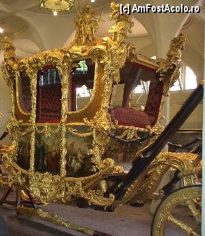 [P07] Royal Mews - Gold State Coach este trasa de 8 cai. A fost construita in 1762 » foto by Dabator
 - 
<span class="allrVoted glyphicon glyphicon-heart hidden" id="av354564"></span>
<a class="m-l-10 hidden" id="sv354564" onclick="voting_Foto_DelVot(,354564,1570)" role="button">șterge vot <span class="glyphicon glyphicon-remove"></span></a>
<a id="v9354564" class=" c-red"  onclick="voting_Foto_SetVot(354564)" role="button"><span class="glyphicon glyphicon-heart-empty"></span> <b>LIKE</b> = Votează poza</a> <img class="hidden"  id="f354564W9" src="/imagini/loader.gif" border="0" /><span class="AjErrMes hidden" id="e354564ErM"></span>