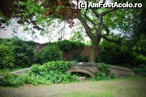 [P03] pod in Gunnersbury Park » foto by dranal
 - 
<span class="allrVoted glyphicon glyphicon-heart hidden" id="av634276"></span>
<a class="m-l-10 hidden" id="sv634276" onclick="voting_Foto_DelVot(,634276,1570)" role="button">șterge vot <span class="glyphicon glyphicon-remove"></span></a>
<a id="v9634276" class=" c-red"  onclick="voting_Foto_SetVot(634276)" role="button"><span class="glyphicon glyphicon-heart-empty"></span> <b>LIKE</b> = Votează poza</a> <img class="hidden"  id="f634276W9" src="/imagini/loader.gif" border="0" /><span class="AjErrMes hidden" id="e634276ErM"></span>