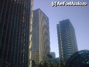 [P13] Clădiri monumentale în centrul financiar Canary Wharf. Londra.  » foto by traian.leuca †
 - 
<span class="allrVoted glyphicon glyphicon-heart hidden" id="av413864"></span>
<a class="m-l-10 hidden" id="sv413864" onclick="voting_Foto_DelVot(,413864,1570)" role="button">șterge vot <span class="glyphicon glyphicon-remove"></span></a>
<a id="v9413864" class=" c-red"  onclick="voting_Foto_SetVot(413864)" role="button"><span class="glyphicon glyphicon-heart-empty"></span> <b>LIKE</b> = Votează poza</a> <img class="hidden"  id="f413864W9" src="/imagini/loader.gif" border="0" /><span class="AjErrMes hidden" id="e413864ErM"></span>