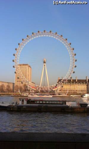 [P03] London Eye si cerul senin ala Londrei.  » foto by dorupetre
 - 
<span class="allrVoted glyphicon glyphicon-heart hidden" id="av608062"></span>
<a class="m-l-10 hidden" id="sv608062" onclick="voting_Foto_DelVot(,608062,1570)" role="button">șterge vot <span class="glyphicon glyphicon-remove"></span></a>
<a id="v9608062" class=" c-red"  onclick="voting_Foto_SetVot(608062)" role="button"><span class="glyphicon glyphicon-heart-empty"></span> <b>LIKE</b> = Votează poza</a> <img class="hidden"  id="f608062W9" src="/imagini/loader.gif" border="0" /><span class="AjErrMes hidden" id="e608062ErM"></span>