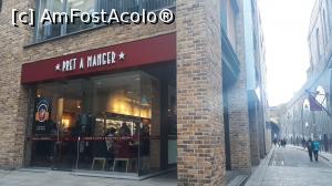 [P57] Pret A Manger pentru mese rapide. Sunt prin tot orașul. Strada din dreapta duce la Borouth Market.  » foto by Aurici
 - 
<span class="allrVoted glyphicon glyphicon-heart hidden" id="av1076434"></span>
<a class="m-l-10 hidden" id="sv1076434" onclick="voting_Foto_DelVot(,1076434,1570)" role="button">șterge vot <span class="glyphicon glyphicon-remove"></span></a>
<a id="v91076434" class=" c-red"  onclick="voting_Foto_SetVot(1076434)" role="button"><span class="glyphicon glyphicon-heart-empty"></span> <b>LIKE</b> = Votează poza</a> <img class="hidden"  id="f1076434W9" src="/imagini/loader.gif" border="0" /><span class="AjErrMes hidden" id="e1076434ErM"></span>