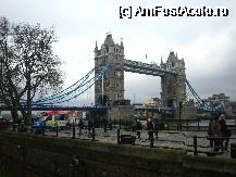 [P31] Tower Bridge, vazut din Turnul Londrei » foto by lizuk
 - 
<span class="allrVoted glyphicon glyphicon-heart hidden" id="av49441"></span>
<a class="m-l-10 hidden" id="sv49441" onclick="voting_Foto_DelVot(,49441,1570)" role="button">șterge vot <span class="glyphicon glyphicon-remove"></span></a>
<a id="v949441" class=" c-red"  onclick="voting_Foto_SetVot(49441)" role="button"><span class="glyphicon glyphicon-heart-empty"></span> <b>LIKE</b> = Votează poza</a> <img class="hidden"  id="f49441W9" src="/imagini/loader.gif" border="0" /><span class="AjErrMes hidden" id="e49441ErM"></span>