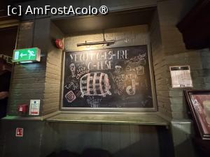 [P27] Ye Olde Cheshire Cheese » foto by Mika
 - 
<span class="allrVoted glyphicon glyphicon-heart hidden" id="av1493948"></span>
<a class="m-l-10 hidden" id="sv1493948" onclick="voting_Foto_DelVot(,1493948,1570)" role="button">șterge vot <span class="glyphicon glyphicon-remove"></span></a>
<a id="v91493948" class=" c-red"  onclick="voting_Foto_SetVot(1493948)" role="button"><span class="glyphicon glyphicon-heart-empty"></span> <b>LIKE</b> = Votează poza</a> <img class="hidden"  id="f1493948W9" src="/imagini/loader.gif" border="0" /><span class="AjErrMes hidden" id="e1493948ErM"></span>