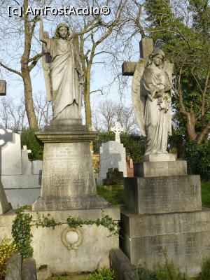 [P19] Highgate Cemetery » foto by Silvia30*
 - 
<span class="allrVoted glyphicon glyphicon-heart hidden" id="av730395"></span>
<a class="m-l-10 hidden" id="sv730395" onclick="voting_Foto_DelVot(,730395,1570)" role="button">șterge vot <span class="glyphicon glyphicon-remove"></span></a>
<a id="v9730395" class=" c-red"  onclick="voting_Foto_SetVot(730395)" role="button"><span class="glyphicon glyphicon-heart-empty"></span> <b>LIKE</b> = Votează poza</a> <img class="hidden"  id="f730395W9" src="/imagini/loader.gif" border="0" /><span class="AjErrMes hidden" id="e730395ErM"></span>