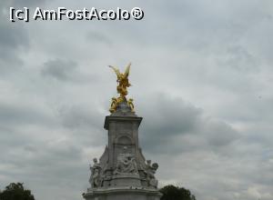 [P06] statuile de langa Buckingham Palace » foto by Silvia30*
 - 
<span class="allrVoted glyphicon glyphicon-heart hidden" id="av731396"></span>
<a class="m-l-10 hidden" id="sv731396" onclick="voting_Foto_DelVot(,731396,1570)" role="button">șterge vot <span class="glyphicon glyphicon-remove"></span></a>
<a id="v9731396" class=" c-red"  onclick="voting_Foto_SetVot(731396)" role="button"><span class="glyphicon glyphicon-heart-empty"></span> <b>LIKE</b> = Votează poza</a> <img class="hidden"  id="f731396W9" src="/imagini/loader.gif" border="0" /><span class="AjErrMes hidden" id="e731396ErM"></span>