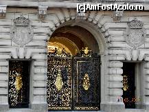 [P72] London - portile Buckingham Palace » foto by Liaa*
 - 
<span class="allrVoted glyphicon glyphicon-heart hidden" id="av220761"></span>
<a class="m-l-10 hidden" id="sv220761" onclick="voting_Foto_DelVot(,220761,1570)" role="button">șterge vot <span class="glyphicon glyphicon-remove"></span></a>
<a id="v9220761" class=" c-red"  onclick="voting_Foto_SetVot(220761)" role="button"><span class="glyphicon glyphicon-heart-empty"></span> <b>LIKE</b> = Votează poza</a> <img class="hidden"  id="f220761W9" src="/imagini/loader.gif" border="0" /><span class="AjErrMes hidden" id="e220761ErM"></span>