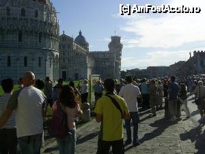 [P01] Pisa - Primele grupuri de turişti sosind pe Campo dei Miracoli. » foto by iulianic
 - 
<span class="allrVoted glyphicon glyphicon-heart hidden" id="av399979"></span>
<a class="m-l-10 hidden" id="sv399979" onclick="voting_Foto_DelVot(,399979,1574)" role="button">șterge vot <span class="glyphicon glyphicon-remove"></span></a>
<a id="v9399979" class=" c-red"  onclick="voting_Foto_SetVot(399979)" role="button"><span class="glyphicon glyphicon-heart-empty"></span> <b>LIKE</b> = Votează poza</a> <img class="hidden"  id="f399979W9" src="/imagini/loader.gif" border="0" /><span class="AjErrMes hidden" id="e399979ErM"></span>