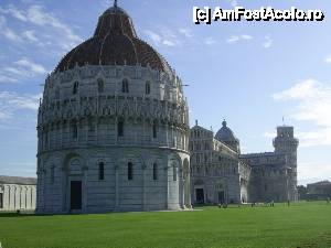 [P02] Pisa - Campo dei Miracoli. Vedere generală. » foto by iulianic
 - 
<span class="allrVoted glyphicon glyphicon-heart hidden" id="av399980"></span>
<a class="m-l-10 hidden" id="sv399980" onclick="voting_Foto_DelVot(,399980,1574)" role="button">șterge vot <span class="glyphicon glyphicon-remove"></span></a>
<a id="v9399980" class=" c-red"  onclick="voting_Foto_SetVot(399980)" role="button"><span class="glyphicon glyphicon-heart-empty"></span> <b>LIKE</b> = Votează poza</a> <img class="hidden"  id="f399980W9" src="/imagini/loader.gif" border="0" /><span class="AjErrMes hidden" id="e399980ErM"></span>