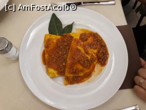 [P52] Ravioli umplute cu ricota și spanac și sos cu carne de vită. Bun!  » foto by Aurici
 - 
<span class="allrVoted glyphicon glyphicon-heart hidden" id="av979035"></span>
<a class="m-l-10 hidden" id="sv979035" onclick="voting_Foto_DelVot(,979035,1574)" role="button">șterge vot <span class="glyphicon glyphicon-remove"></span></a>
<a id="v9979035" class=" c-red"  onclick="voting_Foto_SetVot(979035)" role="button"><span class="glyphicon glyphicon-heart-empty"></span> <b>LIKE</b> = Votează poza</a> <img class="hidden"  id="f979035W9" src="/imagini/loader.gif" border="0" /><span class="AjErrMes hidden" id="e979035ErM"></span>