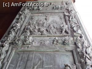 [P14] Fațada Catedralei din Pisa. Ușa a treia. ”Crucifierea” » foto by mihaelavoicu
 - 
<span class="allrVoted glyphicon glyphicon-heart hidden" id="av1159097"></span>
<a class="m-l-10 hidden" id="sv1159097" onclick="voting_Foto_DelVot(,1159097,1574)" role="button">șterge vot <span class="glyphicon glyphicon-remove"></span></a>
<a id="v91159097" class=" c-red"  onclick="voting_Foto_SetVot(1159097)" role="button"><span class="glyphicon glyphicon-heart-empty"></span> <b>LIKE</b> = Votează poza</a> <img class="hidden"  id="f1159097W9" src="/imagini/loader.gif" border="0" /><span class="AjErrMes hidden" id="e1159097ErM"></span>