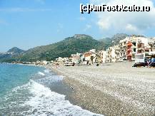 [P01] Plaja linistita si gooalaa, dreapta terasa Ficondindia (cei cu 'servizio e coperta') in fata se intrezareste Taormina » foto by le_maitre
 - 
<span class="allrVoted glyphicon glyphicon-heart hidden" id="av307475"></span>
<a class="m-l-10 hidden" id="sv307475" onclick="voting_Foto_DelVot(,307475,1579)" role="button">șterge vot <span class="glyphicon glyphicon-remove"></span></a>
<a id="v9307475" class=" c-red"  onclick="voting_Foto_SetVot(307475)" role="button"><span class="glyphicon glyphicon-heart-empty"></span> <b>LIKE</b> = Votează poza</a> <img class="hidden"  id="f307475W9" src="/imagini/loader.gif" border="0" /><span class="AjErrMes hidden" id="e307475ErM"></span>