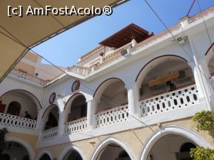 [P06] Mănăstirea Panormitis - Toaca și pridvorul din fața chiliilor de la etaj.  » foto by iulianic
 - 
<span class="allrVoted glyphicon glyphicon-heart hidden" id="av1006728"></span>
<a class="m-l-10 hidden" id="sv1006728" onclick="voting_Foto_DelVot(,1006728,1588)" role="button">șterge vot <span class="glyphicon glyphicon-remove"></span></a>
<a id="v91006728" class=" c-red"  onclick="voting_Foto_SetVot(1006728)" role="button"><span class="glyphicon glyphicon-heart-empty"></span> <b>LIKE</b> = Votează poza</a> <img class="hidden"  id="f1006728W9" src="/imagini/loader.gif" border="0" /><span class="AjErrMes hidden" id="e1006728ErM"></span>