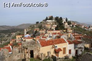 [P25] Symi, Castelul și Biserica Panagia cea cu alb și albastru din vârf, pozate din curtea Bisericii Sfintei Cruci, le vom vizita mai târziu... » foto by mprofeanu
 - 
<span class="allrVoted glyphicon glyphicon-heart hidden" id="av1419067"></span>
<a class="m-l-10 hidden" id="sv1419067" onclick="voting_Foto_DelVot(,1419067,1588)" role="button">șterge vot <span class="glyphicon glyphicon-remove"></span></a>
<a id="v91419067" class=" c-red"  onclick="voting_Foto_SetVot(1419067)" role="button"><span class="glyphicon glyphicon-heart-empty"></span> <b>LIKE</b> = Votează poza</a> <img class="hidden"  id="f1419067W9" src="/imagini/loader.gif" border="0" /><span class="AjErrMes hidden" id="e1419067ErM"></span>