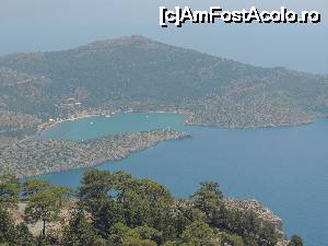 P11 [JUL-2015] 'Le bleu azur de la Greece, sau Manastirea Panoramitis vazuta de pe soseaua care strabate insula