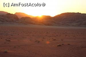 [P23] Wadi Rum, Apus de soare peste deșertul roșu » foto by mprofeanu
 - 
<span class="allrVoted glyphicon glyphicon-heart hidden" id="av920354"></span>
<a class="m-l-10 hidden" id="sv920354" onclick="voting_Foto_DelVot(,920354,1591)" role="button">șterge vot <span class="glyphicon glyphicon-remove"></span></a>
<a id="v9920354" class=" c-red"  onclick="voting_Foto_SetVot(920354)" role="button"><span class="glyphicon glyphicon-heart-empty"></span> <b>LIKE</b> = Votează poza</a> <img class="hidden"  id="f920354W9" src="/imagini/loader.gif" border="0" /><span class="AjErrMes hidden" id="e920354ErM"></span>