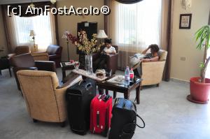 [P01] micul hol al receptei Hotelului Mariam » foto by alunelu69
 - 
<span class="allrVoted glyphicon glyphicon-heart hidden" id="av954684"></span>
<a class="m-l-10 hidden" id="sv954684" onclick="voting_Foto_DelVot(,954684,1607)" role="button">șterge vot <span class="glyphicon glyphicon-remove"></span></a>
<a id="v9954684" class=" c-red"  onclick="voting_Foto_SetVot(954684)" role="button"><span class="glyphicon glyphicon-heart-empty"></span> <b>LIKE</b> = Votează poza</a> <img class="hidden"  id="f954684W9" src="/imagini/loader.gif" border="0" /><span class="AjErrMes hidden" id="e954684ErM"></span>