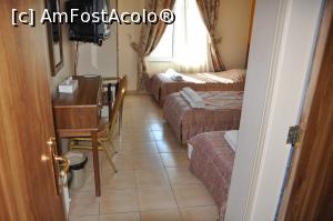 [P02] camera cu trei paturi, cu vedere catre strada » foto by alunelu69
 - 
<span class="allrVoted glyphicon glyphicon-heart hidden" id="av954685"></span>
<a class="m-l-10 hidden" id="sv954685" onclick="voting_Foto_DelVot(,954685,1607)" role="button">șterge vot <span class="glyphicon glyphicon-remove"></span></a>
<a id="v9954685" class=" c-red"  onclick="voting_Foto_SetVot(954685)" role="button"><span class="glyphicon glyphicon-heart-empty"></span> <b>LIKE</b> = Votează poza</a> <img class="hidden"  id="f954685W9" src="/imagini/loader.gif" border="0" /><span class="AjErrMes hidden" id="e954685ErM"></span>