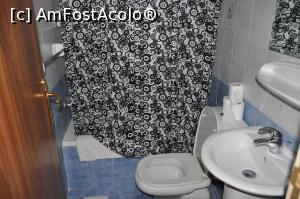 [P03] baia era curata, mobilier bine intretinut dar cam micuta totusi » foto by alunelu69
 - 
<span class="allrVoted glyphicon glyphicon-heart hidden" id="av954686"></span>
<a class="m-l-10 hidden" id="sv954686" onclick="voting_Foto_DelVot(,954686,1607)" role="button">șterge vot <span class="glyphicon glyphicon-remove"></span></a>
<a id="v9954686" class=" c-red"  onclick="voting_Foto_SetVot(954686)" role="button"><span class="glyphicon glyphicon-heart-empty"></span> <b>LIKE</b> = Votează poza</a> <img class="hidden"  id="f954686W9" src="/imagini/loader.gif" border="0" /><span class="AjErrMes hidden" id="e954686ErM"></span>