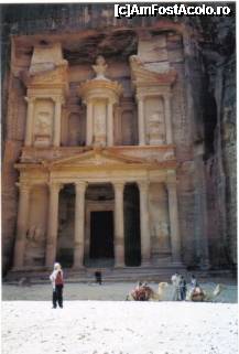 [P07] The Treasury in al-Khnazneh, Petra, Jordan » foto by sheikha
 - 
<span class="allrVoted glyphicon glyphicon-heart hidden" id="av228014"></span>
<a class="m-l-10 hidden" id="sv228014" onclick="voting_Foto_DelVot(,228014,1615)" role="button">șterge vot <span class="glyphicon glyphicon-remove"></span></a>
<a id="v9228014" class=" c-red"  onclick="voting_Foto_SetVot(228014)" role="button"><span class="glyphicon glyphicon-heart-empty"></span> <b>LIKE</b> = Votează poza</a> <img class="hidden"  id="f228014W9" src="/imagini/loader.gif" border="0" /><span class="AjErrMes hidden" id="e228014ErM"></span>