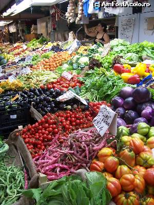 [P13] Piaţa de legume » foto by Carmen Ion
 - 
<span class="allrVoted glyphicon glyphicon-heart hidden" id="av582030"></span>
<a class="m-l-10 hidden" id="sv582030" onclick="voting_Foto_DelVot(,582030,1628)" role="button">șterge vot <span class="glyphicon glyphicon-remove"></span></a>
<a id="v9582030" class=" c-red"  onclick="voting_Foto_SetVot(582030)" role="button"><span class="glyphicon glyphicon-heart-empty"></span> <b>LIKE</b> = Votează poza</a> <img class="hidden"  id="f582030W9" src="/imagini/loader.gif" border="0" /><span class="AjErrMes hidden" id="e582030ErM"></span>