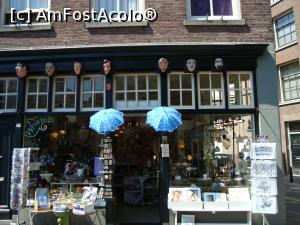 [P27] suvenire din Amsterdamul colorat in Jordaan.  » foto by mireille
 - 
<span class="allrVoted glyphicon glyphicon-heart hidden" id="av944687"></span>
<a class="m-l-10 hidden" id="sv944687" onclick="voting_Foto_DelVot(,944687,1639)" role="button">șterge vot <span class="glyphicon glyphicon-remove"></span></a>
<a id="v9944687" class=" c-red"  onclick="voting_Foto_SetVot(944687)" role="button"><span class="glyphicon glyphicon-heart-empty"></span> <b>LIKE</b> = Votează poza</a> <img class="hidden"  id="f944687W9" src="/imagini/loader.gif" border="0" /><span class="AjErrMes hidden" id="e944687ErM"></span>