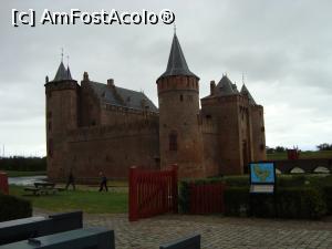[P02] Castelul Muiderslot se află pe fosta linie de apărare a Amsterdamului, aflată în Patrimoniul Unesco.  » foto by mireille
 - 
<span class="allrVoted glyphicon glyphicon-heart hidden" id="av1143560"></span>
<a class="m-l-10 hidden" id="sv1143560" onclick="voting_Foto_DelVot(,1143560,1639)" role="button">șterge vot <span class="glyphicon glyphicon-remove"></span></a>
<a id="v91143560" class=" c-red"  onclick="voting_Foto_SetVot(1143560)" role="button"><span class="glyphicon glyphicon-heart-empty"></span> <b>LIKE</b> = Votează poza</a> <img class="hidden"  id="f1143560W9" src="/imagini/loader.gif" border="0" /><span class="AjErrMes hidden" id="e1143560ErM"></span>
