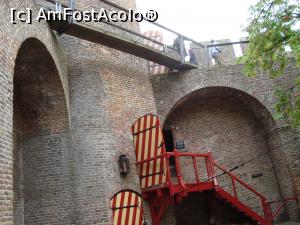 [P07] Urc pe scări, dar nu pe pasarela de deasupra capului » foto by mireille
 - 
<span class="allrVoted glyphicon glyphicon-heart hidden" id="av1143565"></span>
<a class="m-l-10 hidden" id="sv1143565" onclick="voting_Foto_DelVot(,1143565,1639)" role="button">șterge vot <span class="glyphicon glyphicon-remove"></span></a>
<a id="v91143565" class=" c-red"  onclick="voting_Foto_SetVot(1143565)" role="button"><span class="glyphicon glyphicon-heart-empty"></span> <b>LIKE</b> = Votează poza</a> <img class="hidden"  id="f1143565W9" src="/imagini/loader.gif" border="0" /><span class="AjErrMes hidden" id="e1143565ErM"></span>