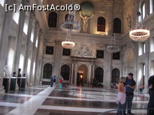 [P01] Sala de Consiliu din Palatul Regal » foto by Michi
 - 
<span class="allrVoted glyphicon glyphicon-heart hidden" id="av1162927"></span>
<a class="m-l-10 hidden" id="sv1162927" onclick="voting_Foto_DelVot(,1162927,1639)" role="button">șterge vot <span class="glyphicon glyphicon-remove"></span></a>
<a id="v91162927" class=" c-red"  onclick="voting_Foto_SetVot(1162927)" role="button"><span class="glyphicon glyphicon-heart-empty"></span> <b>LIKE</b> = Votează poza</a> <img class="hidden"  id="f1162927W9" src="/imagini/loader.gif" border="0" /><span class="AjErrMes hidden" id="e1162927ErM"></span>