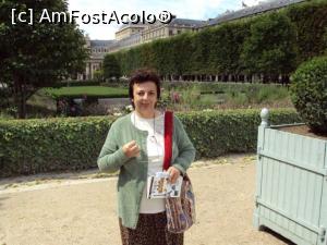 [P25] Straturi de flori şi alei bine îngrijite în Jardin du Palais Royal.  » foto by Carmen Ion
 - 
<span class="allrVoted glyphicon glyphicon-heart hidden" id="av719942"></span>
<a class="m-l-10 hidden" id="sv719942" onclick="voting_Foto_DelVot(,719942,1684)" role="button">șterge vot <span class="glyphicon glyphicon-remove"></span></a>
<a id="v9719942" class=" c-red"  onclick="voting_Foto_SetVot(719942)" role="button"><span class="glyphicon glyphicon-heart-empty"></span> <b>LIKE</b> = Votează poza</a> <img class="hidden"  id="f719942W9" src="/imagini/loader.gif" border="0" /><span class="AjErrMes hidden" id="e719942ErM"></span>