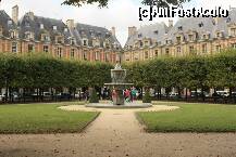 [P06] Fantana arteziana din Place des Vosges » foto by dorgo
 - 
<span class="allrVoted glyphicon glyphicon-heart hidden" id="av274199"></span>
<a class="m-l-10 hidden" id="sv274199" onclick="voting_Foto_DelVot(,274199,1684)" role="button">șterge vot <span class="glyphicon glyphicon-remove"></span></a>
<a id="v9274199" class=" c-red"  onclick="voting_Foto_SetVot(274199)" role="button"><span class="glyphicon glyphicon-heart-empty"></span> <b>LIKE</b> = Votează poza</a> <img class="hidden"  id="f274199W9" src="/imagini/loader.gif" border="0" /><span class="AjErrMes hidden" id="e274199ErM"></span>