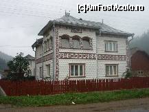[P12] O minunatie de casa ce impleteste modernul cu arhitectura traditionala,bucovineana,in localitatea Frumosu,jud.Suceava. » foto by ghemonica
 - 
<span class="allrVoted glyphicon glyphicon-heart hidden" id="av282159"></span>
<a class="m-l-10 hidden" id="sv282159" onclick="voting_Foto_DelVot(,282159,1707)" role="button">șterge vot <span class="glyphicon glyphicon-remove"></span></a>
<a id="v9282159" class=" c-red"  onclick="voting_Foto_SetVot(282159)" role="button"><span class="glyphicon glyphicon-heart-empty"></span> <b>LIKE</b> = Votează poza</a> <img class="hidden"  id="f282159W9" src="/imagini/loader.gif" border="0" /><span class="AjErrMes hidden" id="e282159ErM"></span>