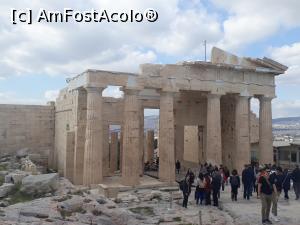 P12 [NOV-2018] Acropole - ieșirea din Propylaia, spre temple. 