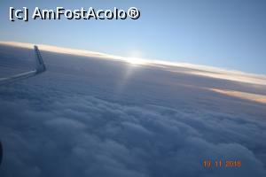 [P01] Răsărit de soare deasupra norilor.  » foto by Ioan Raita
 - 
<span class="allrVoted glyphicon glyphicon-heart hidden" id="av1043735"></span>
<a class="m-l-10 hidden" id="sv1043735" onclick="voting_Foto_DelVot(,1043735,1710)" role="button">șterge vot <span class="glyphicon glyphicon-remove"></span></a>
<a id="v91043735" class=" c-red"  onclick="voting_Foto_SetVot(1043735)" role="button"><span class="glyphicon glyphicon-heart-empty"></span> <b>LIKE</b> = Votează poza</a> <img class="hidden"  id="f1043735W9" src="/imagini/loader.gif" border="0" /><span class="AjErrMes hidden" id="e1043735ErM"></span>