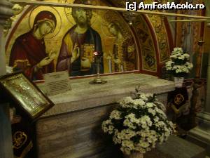 [P14] Mănăstirea Putna - ne aflăm în fața mormântului marelui voievod Ștefan cel Mare și Sfânt.  » foto by Floryn81
 - 
<span class="allrVoted glyphicon glyphicon-heart hidden" id="av609407"></span>
<a class="m-l-10 hidden" id="sv609407" onclick="voting_Foto_DelVot(,609407,1781)" role="button">șterge vot <span class="glyphicon glyphicon-remove"></span></a>
<a id="v9609407" class=" c-red"  onclick="voting_Foto_SetVot(609407)" role="button"><span class="glyphicon glyphicon-heart-empty"></span> <b>LIKE</b> = Votează poza</a> <img class="hidden"  id="f609407W9" src="/imagini/loader.gif" border="0" /><span class="AjErrMes hidden" id="e609407ErM"></span>