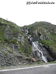 [P63] Transfăgărășan, peisaj cascada Balea » foto by dpavel
 - 
<span class="allrVoted glyphicon glyphicon-heart hidden" id="av252284"></span>
<a class="m-l-10 hidden" id="sv252284" onclick="voting_Foto_DelVot(,252284,1790)" role="button">șterge vot <span class="glyphicon glyphicon-remove"></span></a>
<a id="v9252284" class=" c-red"  onclick="voting_Foto_SetVot(252284)" role="button"><span class="glyphicon glyphicon-heart-empty"></span> <b>LIKE</b> = Votează poza</a> <img class="hidden"  id="f252284W9" src="/imagini/loader.gif" border="0" /><span class="AjErrMes hidden" id="e252284ErM"></span>